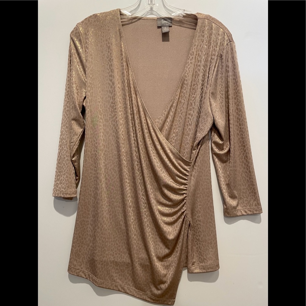 Chicos travelers collection gold top